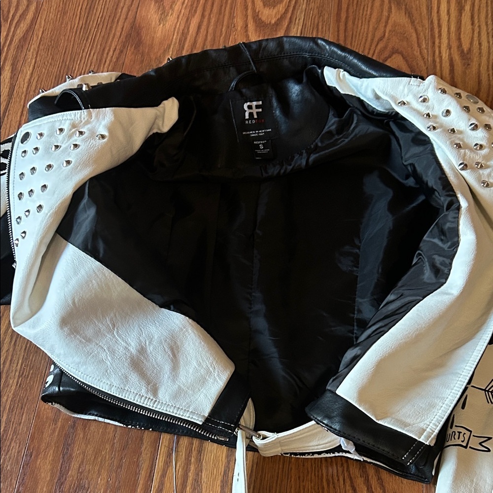 NWT RedFox Black White Graffiti Studded Moto Cropped Faux Leather Jacket Size S - Picture 14 of 14